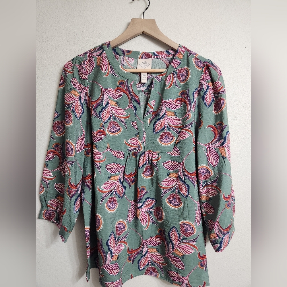 St John's Bay Feather Floral Boho Style Pink And Green Pullover Blouse 3/4 Sleev
